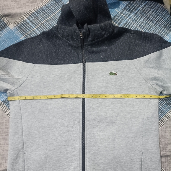 Lacoste hooded rain jacket - Picture 12 of 14